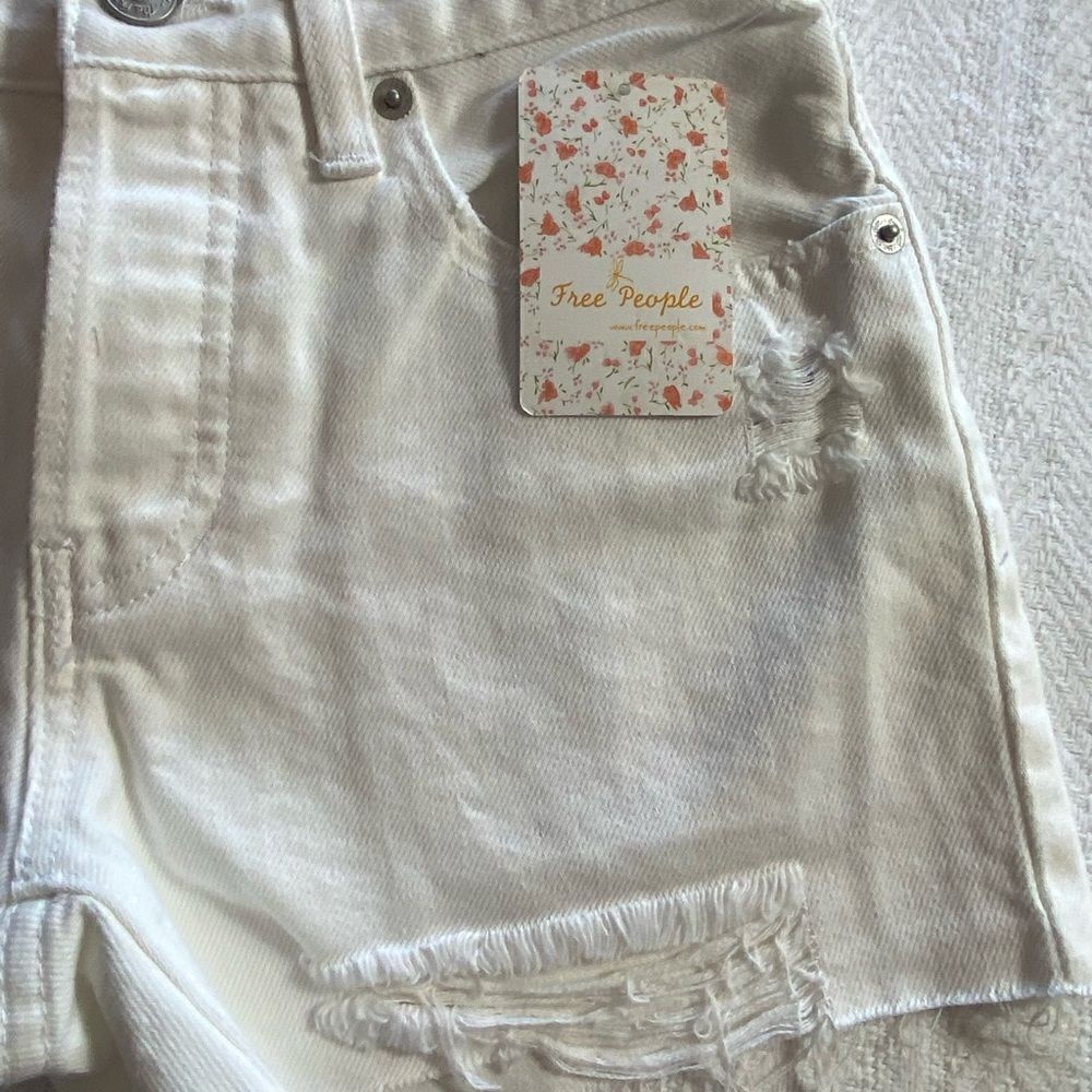 FREE PEOPLE WOMENS SIZE: 24 Sofia Shorts - Picture 2 of 10